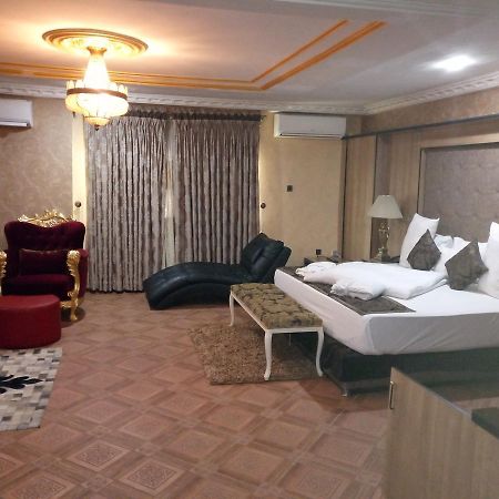 Eterno Hotel Benin City Extérieur photo