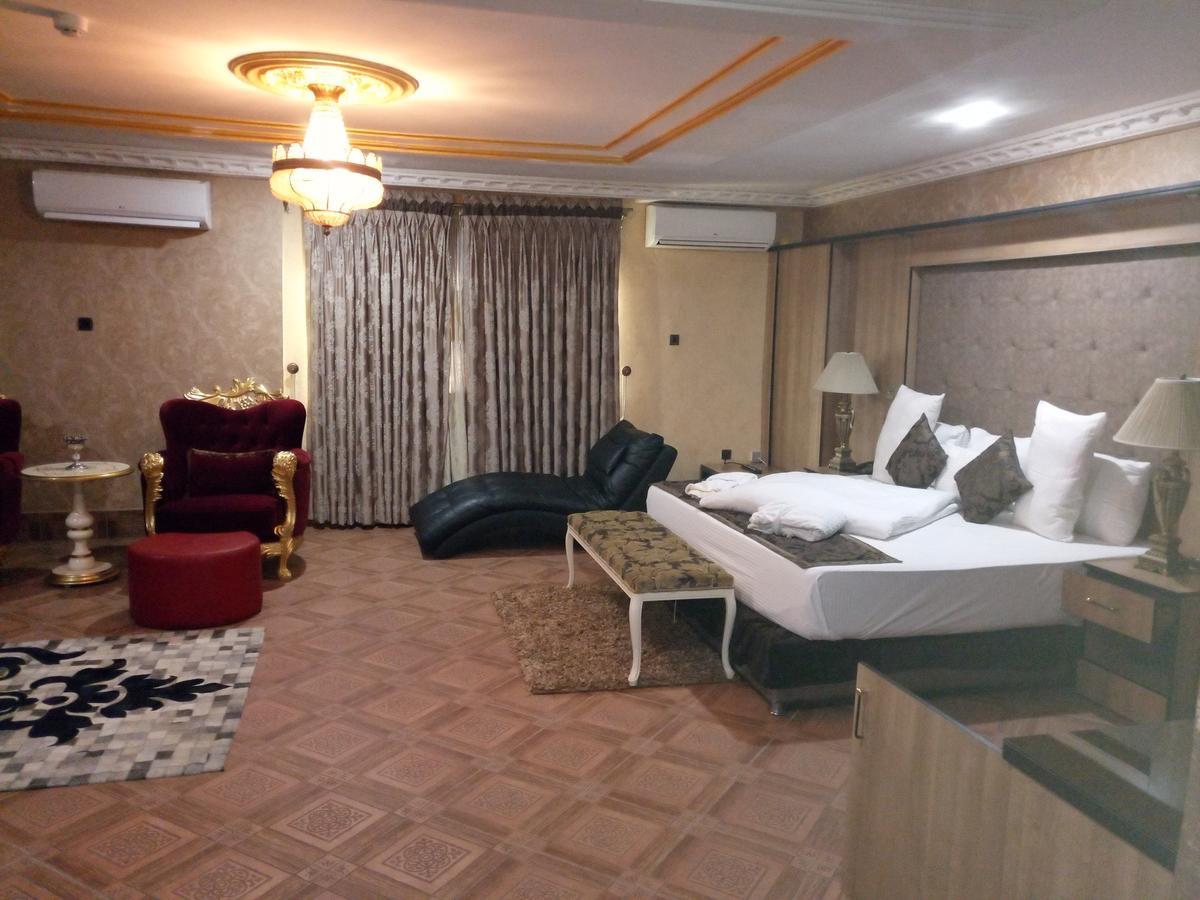 Eterno Hotel Benin City Extérieur photo
